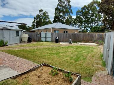 House Leased - VIC - East Bairnsdale - 3875 - 4 BEDROOM FAMILY HOME  (Image 2)