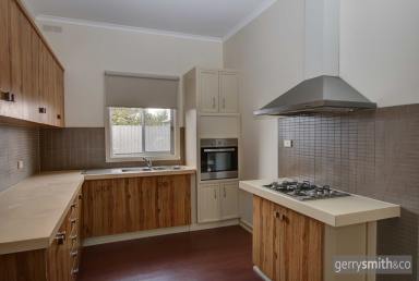 House For Lease - VIC - Horsham - 3400 - Central three bedroom unit  (Image 2)