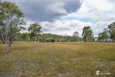 House For Sale - QLD - Laidley South - 4341 - Town & Country Lifestyle Opportunity Knocks!  (Image 2)