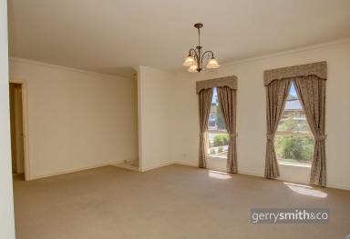House For Lease - VIC - Horsham - 3400 - CLASSY TOWNHOUSE in WEIR PARK  (Image 2)