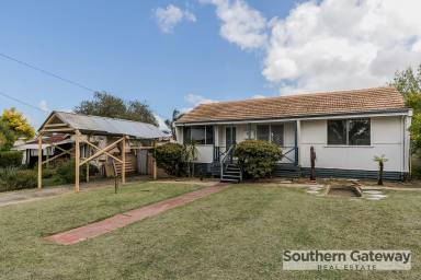 House Leased - WA - Calista - 6167 - Charming 2-Bedroom Home in Calista  (Image 2)