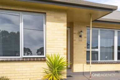 House For Sale - TAS - Wynyard - 7325 - Open Home Thu 19 Jan 5:30pm - 6:00pm  (Image 2)