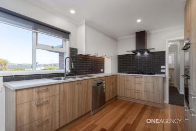 House For Sale - TAS - Somerset - 7322 - Champagne Open Home Wed 18th Jan 5:30pm - 6:00pm  (Image 2)