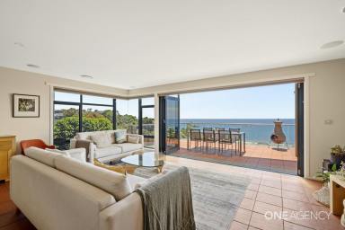 House For Sale - TAS - Montello - 7320 - Entertainer’s Lifestyle With A Gorgeous Beach Backdrop  (Image 2)