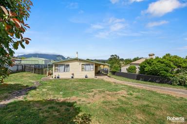 House Sold - TAS - Sheffield - 7306 - Great location with amazing Mt Roland view  (Image 2)
