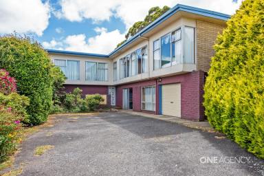 House For Sale - TAS - Smithton - 7330 - Large Family Home With Expansive Views!  (Image 2)