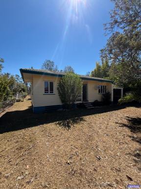 House For Lease - QLD - Kingaroy - 4610 - 3 Bedroom Home on Large Allotment  (Image 2)