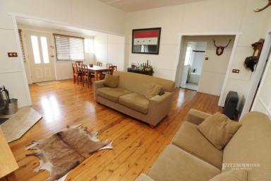 House For Sale - QLD - Dalby - 4405 - IMMACULATELY PRESENTED CHARACTER HOME WITH FANTASTIC SHED  (Image 2)