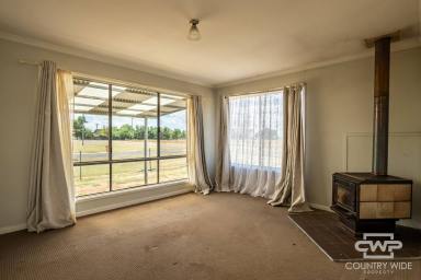 House For Lease - NSW - Guyra - 2365 - Quaint Family Home  (Image 2)