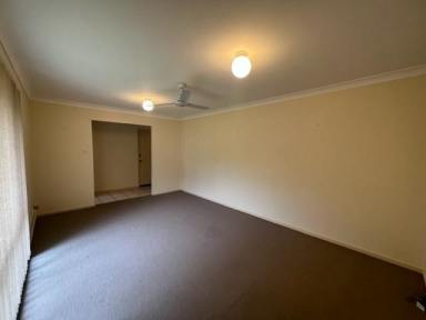 House Leased - NSW - Medowie - 2318 - SPACIOUS HOME IN QUIET CUL-DE-SAC!  (Image 2)