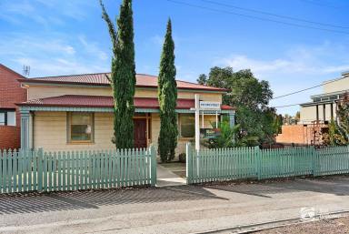 House For Sale - VIC - Bendigo - 3550 - PRICE REDUCED - BUY ME! Large Residential Property Close to CBD Conveniences  (Image 2)