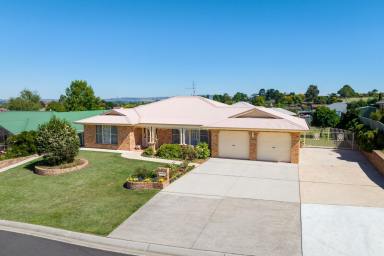 House Sold - NSW - Kelso - 2795 - In A Class of It&apos;s Own - Family home in sought after location  (Image 2)