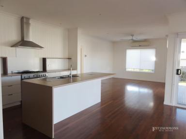 House For Sale - QLD - Dalby - 4405 - OUTSTANDING EXECUTIVE RESIDENCE IN A MODERN ESTATE  (Image 2)