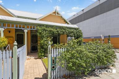 House Leased - WA - East Perth - 6004 - **UNDER APPLICATION**  (Image 2)
