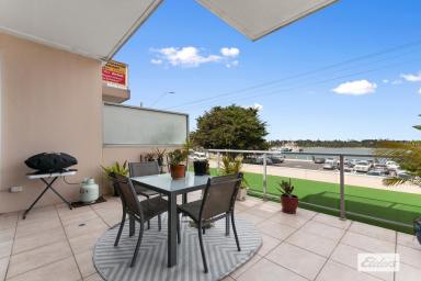 Unit For Sale - VIC - Lakes Entrance - 3909 - Harbour Views Apartment  (Image 2)