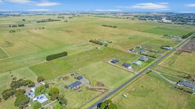 Residential Block Sold - VIC - Koroit - 3282 - Fantastic Lifestyle Opportunity Awaits  (Image 2)