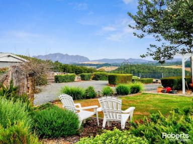 Lifestyle Sold - TAS - Wilmot - 7310 - Impressive Home with a rural feel!!  (Image 2)