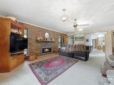 House Sold - NSW - Howlong - 2643 - Escape to Short Street  (Image 2)