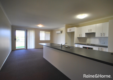 House For Lease - NSW - Worrigee - 2540 - Modern Family Living in Popular Worrigee Location  (Image 2)