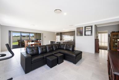 House Sold - WA - Dawesville - 6211 - MODERN HOME WITH SO MUCH ON OFFER  (Image 2)