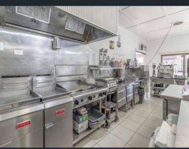 Business Sold - QLD - Killarney - 4373 - Freehold licensed Cafe / Restaurant with lifestyle  (Image 2)