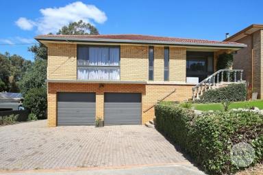 House Sold - NSW - Lavington - 2641 - ELEVATED FAMILY HOME  (Image 2)