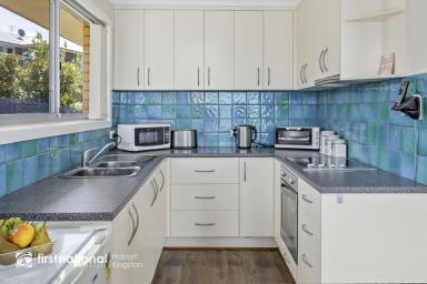 Unit For Lease - TAS - Blackmans Bay - 7052 - Unit in Great Location  (Image 2)