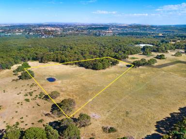 Residential Block Sold - VIC - Warrenheip - 3352 - 4.477HA (11.06 Acres) Blue Chip City Fringe Locale  (Image 2)