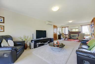 House For Lease - TAS - Blackmans Bay - 7052 - One for The Family  (Image 2)