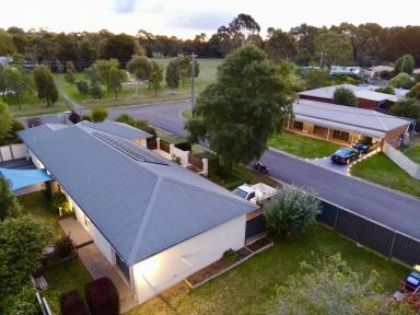 House Sold - VIC - Woodend - 3442 - Space, Style and Street Appeal!  (Image 2)