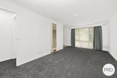Townhouse Leased - VIC - Newington - 3350 - WELL PRESENTED  & LOW MAINTENANCE TWO BEDROOM TOWNHOUSE IN A GREAT LOCALE  (Image 2)