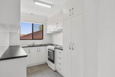 Unit Leased - QLD - Darling Heights - 4350 - Fully Refurbished Duplex Unit!  (Image 2)