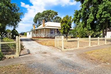 House Sold - VIC - Avoca - 3467 - 4047m2 (1 Acre) "Fortuna" Updated & Beautifully Maintained  (Image 2)