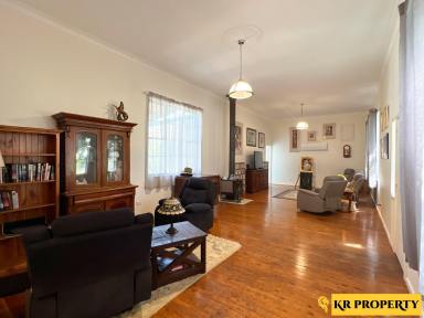 House Sold - NSW - Wee Waa - 2388 - THIS EXECUTIVE-WORTHY HOME IS SPACIOUS AND EXUDES ELEGANCE!  (Image 2)