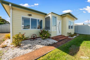 House Sold - TAS - Ulverstone - 7315 - Charming well maintained house, close to Town  (Image 2)