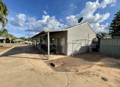 Unit Sold - WA - Kununurra - 6743 - Well maintained, 3 bed/1 bath, low maintenance unit perfect for a small family or workers accommodation.  (Image 2)