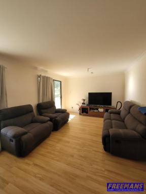 House For Lease - QLD - Nanango - 4615 - Peaceful Acreage Living on 5 Usable Acres (Image 2)