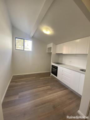 House For Lease - NSW - Bowral - 2576 - Stylish One-Bedroom Apartment in the Heart of Bowral CBD  (Image 2)