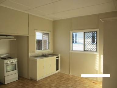 House For Lease - QLD - Dalby - 4405 - TIDY HOME IN A GOOD LOCATION TO CBD  (Image 2)