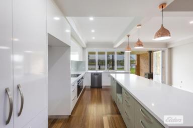 House For Lease - NSW - Grafton - 2460 - RENOVATED EXECUTIVE RIVERFRONT HOME  (Image 2)