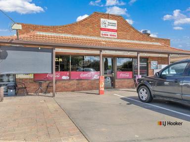 House Sold - VIC - Echuca - 3564 - Family home with shop front currently under lease.  (Image 2)