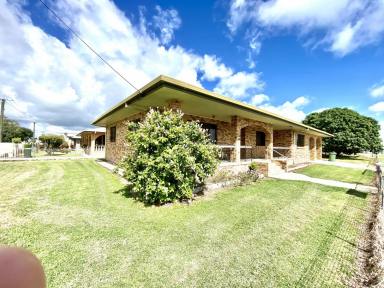 House For Sale - QLD - Ayr - 4807 - Beautiful Double Brick Home - 200mtr from CBD - WIWO  (Image 2)