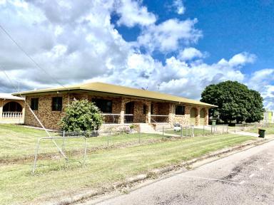 House For Sale - QLD - Ayr - 4807 - Beautiful Double Brick Home - 200mtr from CBD - WIWO  (Image 2)