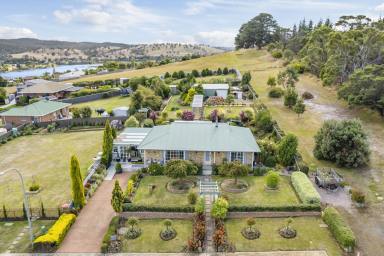 House Sold - TAS - Triabunna - 7190 - Picture Perfect  (Image 2)