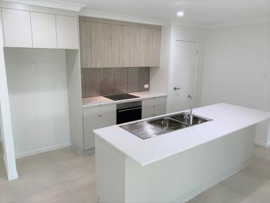 House Leased - QLD - Beaconsfield - 4740 - BRAND NEW HOME IN GREAT ESTATE!  (Image 2)