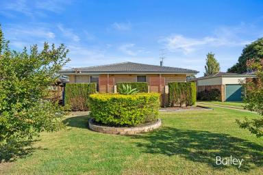 House Sold - NSW - Singleton - 2330 - Affordable brick home in downtown location  (Image 2)