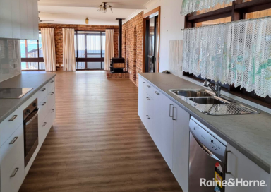 House For Lease - NSW - Greenwell Point - 2540 - Waterfront Living with Stunning Shoalhaven River Views  (Image 2)