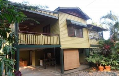 House Leased - QLD - Aeroglen - 4870 - CHARMING QUEENSLANDER IN GREAT LOCATION!  (Image 2)