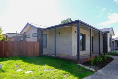 Townhouse Leased - VIC - Mansfield - 3722 - Quiet Modern Living  (Image 2)