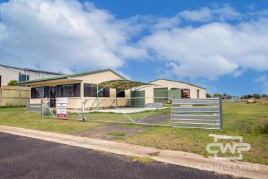 Industrial/Warehouse For Sale - NSW - Deepwater - 2371 - Industrially Zoned Shed & Office  (Image 2)